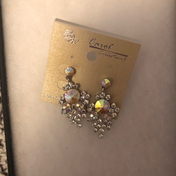 Vintage Jewelry - Adorable costume earrings 🥰